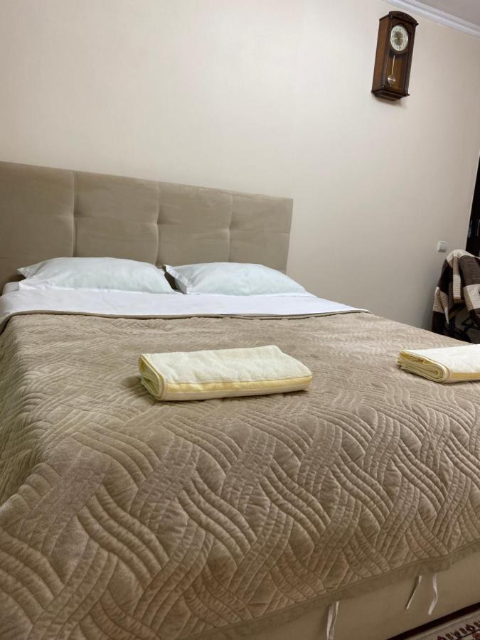 Appartement Flat à Almaty Extérieur photo